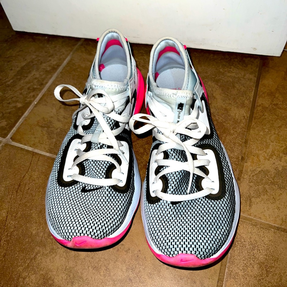 Nike running shoes size 8